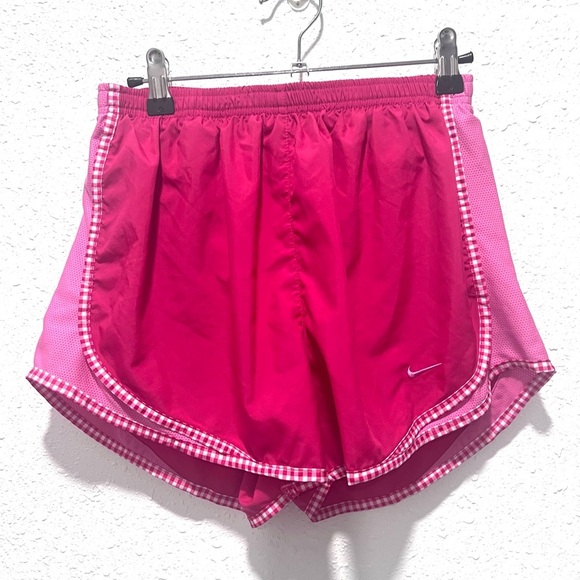 Nike dri-fit Women's Vibrant gingham Pink Athletic Shorts M - Picture 1 of 5